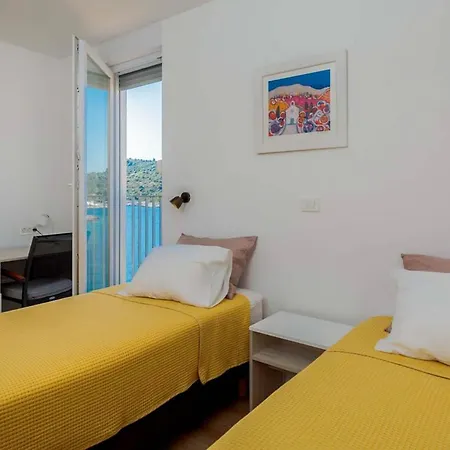 Villa Rogoznica Sleeps 12 With Pool Air Con And Wifi